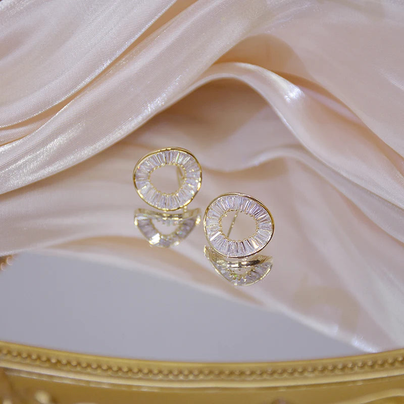 Huitan Fashion O Shaped Stud Earrings with Bling Bling CZ Luxury Ear Accessories Women for Party Versatile Statement Jewelry New